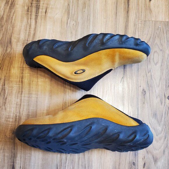 NOT FOR SALE Poshmark will Restrict Sellers Accounts If We Delete Too Many Items - Picture 2 of 8